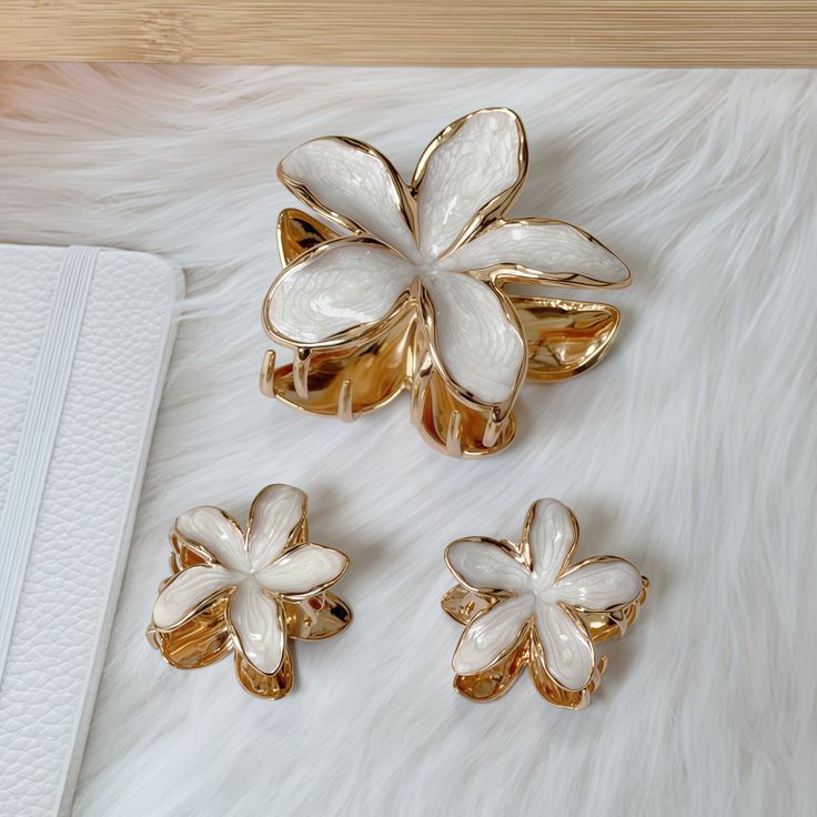 Golden Petal Clip (Set of 3)